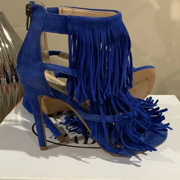 Blue suede heels! Fringly Style open toe with zipper back. Size US 6.5 - Picture 4 of 4